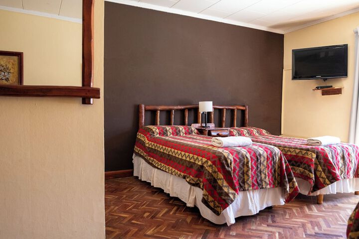 Room 12 of 28