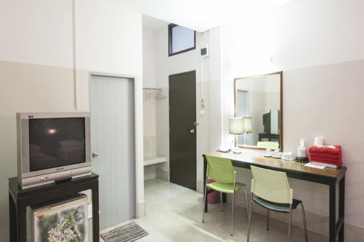Room 18 of 25