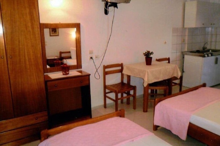 Room 3 of 6