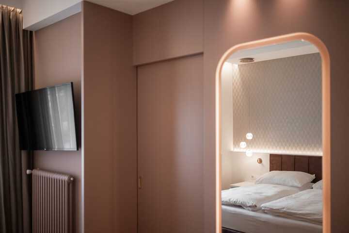 Room 52 of 113