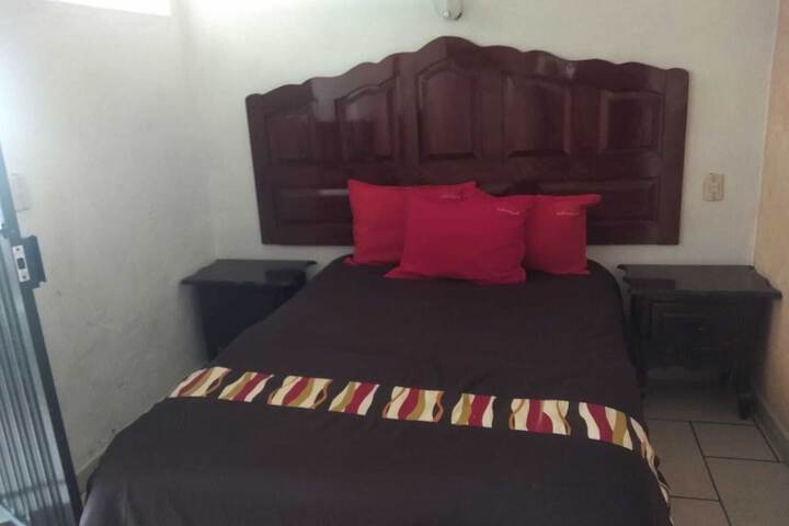 Room 13 of 36