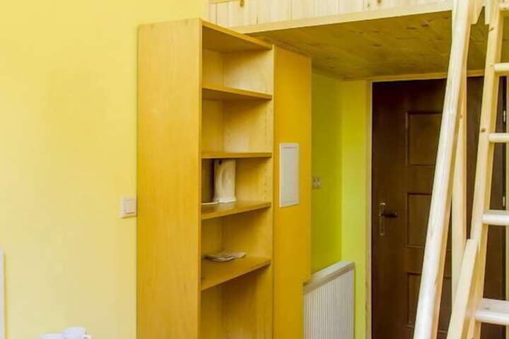 Room 43 of 49