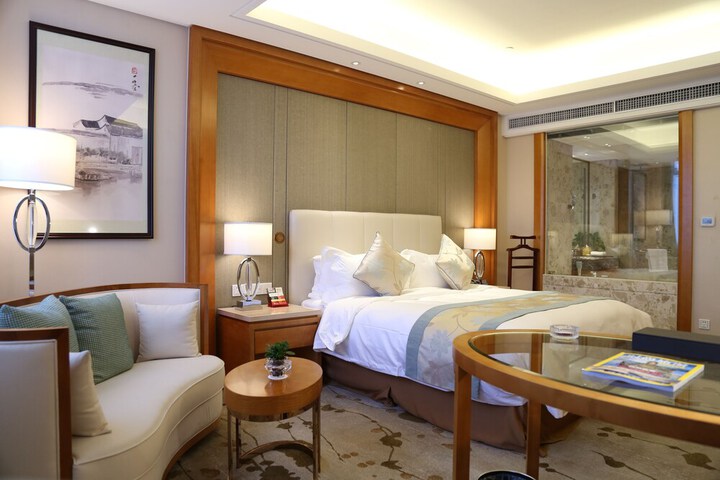 Room 8 of 45