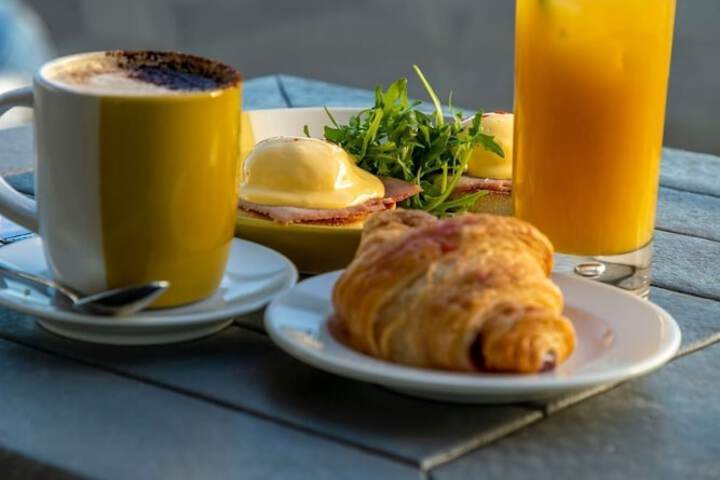 Breakfast/Coffee Service 48 of 71