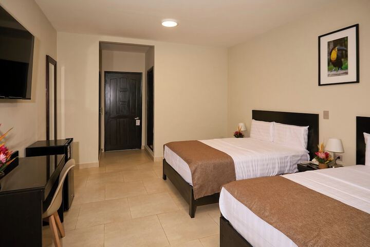 Room 21 of 33
