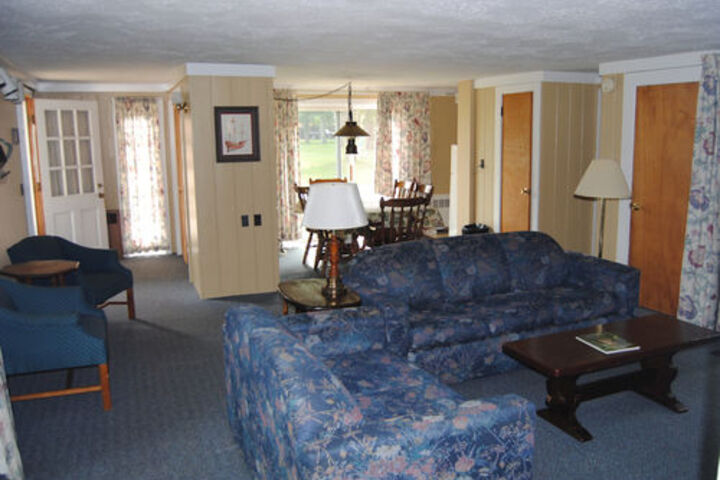 Room 16 of 40