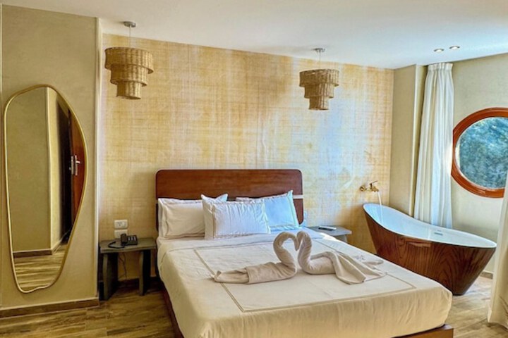 Room 14 of 130