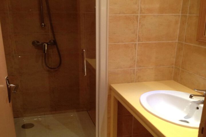 Room 3 of 6