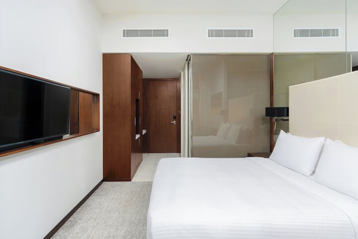 Room 43 of 114