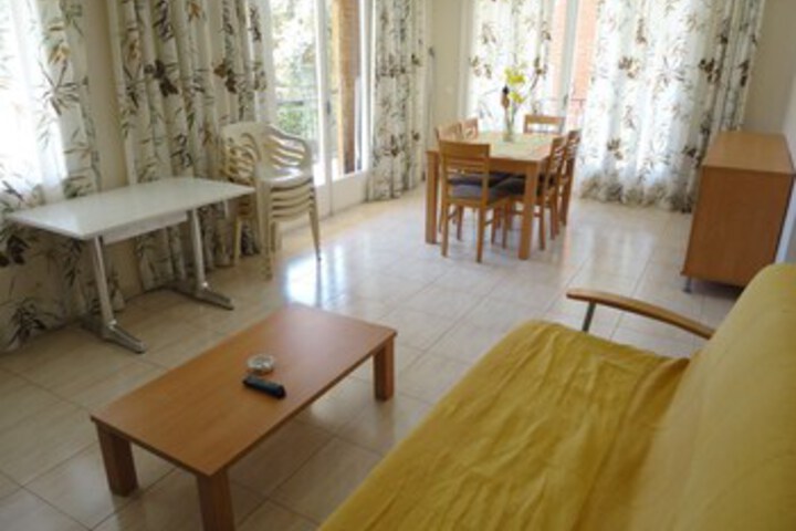 Room 3 of 9