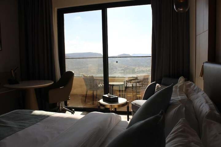 Room 4 of 14