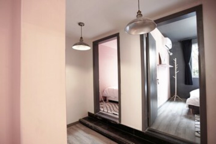 Room 1 of 23