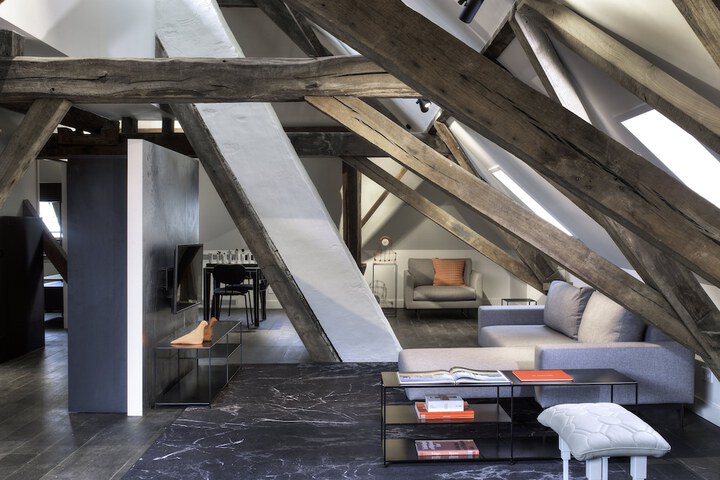 Room 10 of 62