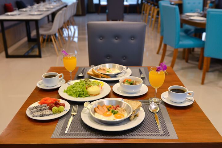 Breakfast/Coffee Service 43 of 71