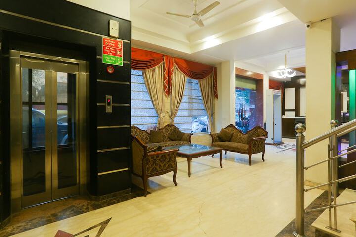 Entrance & Lobby