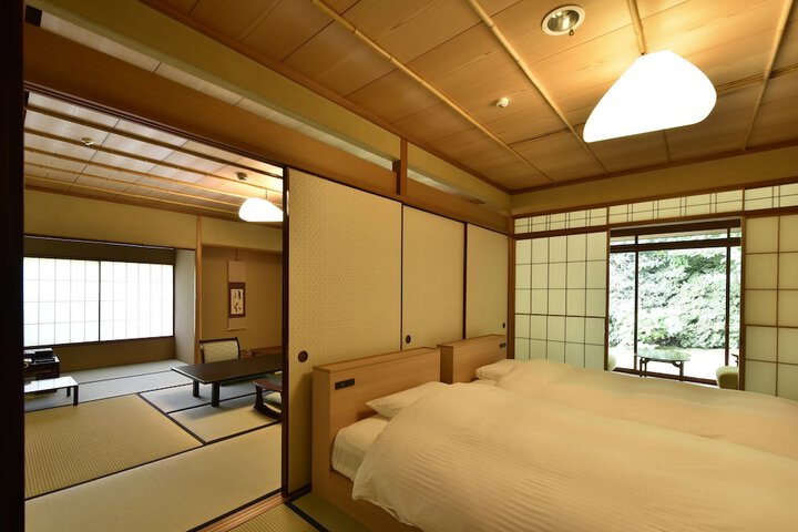 Room 10 of 147