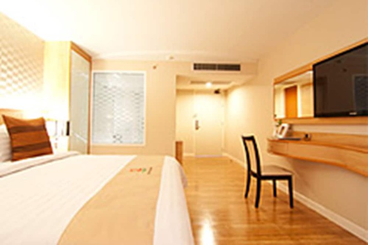 Room 12 of 42