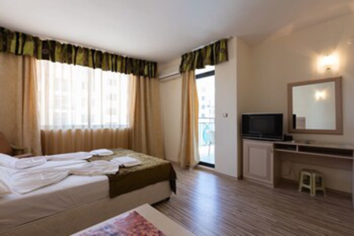 Room 8 of 22