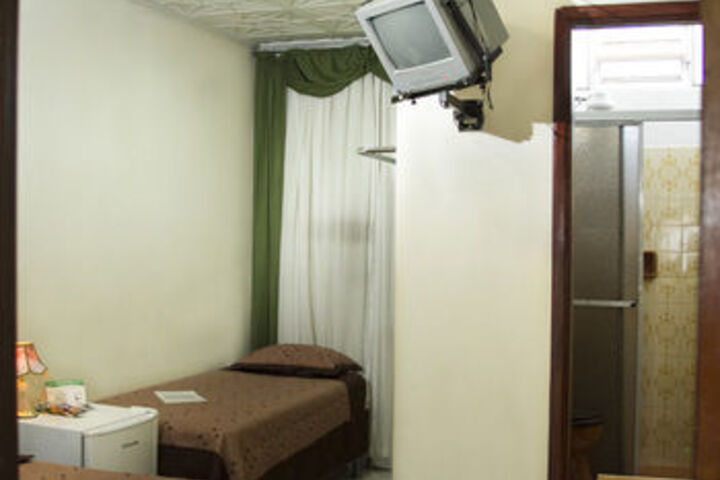 Eduardo Hotel