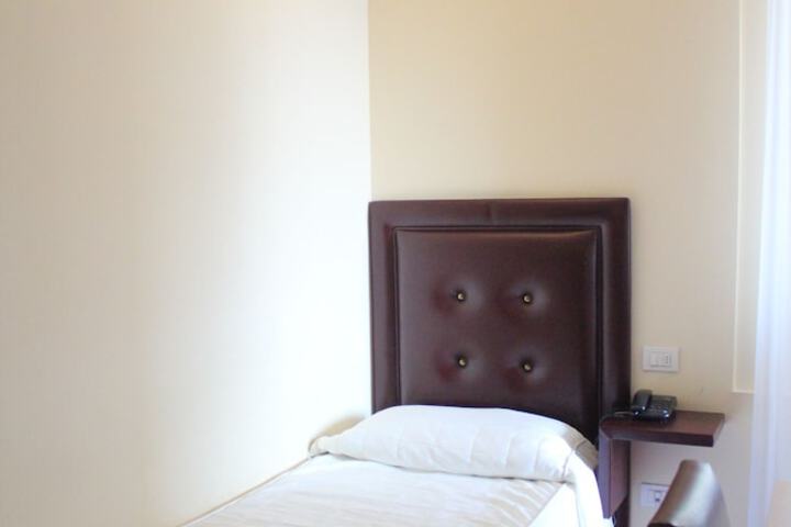 Room 22 of 50