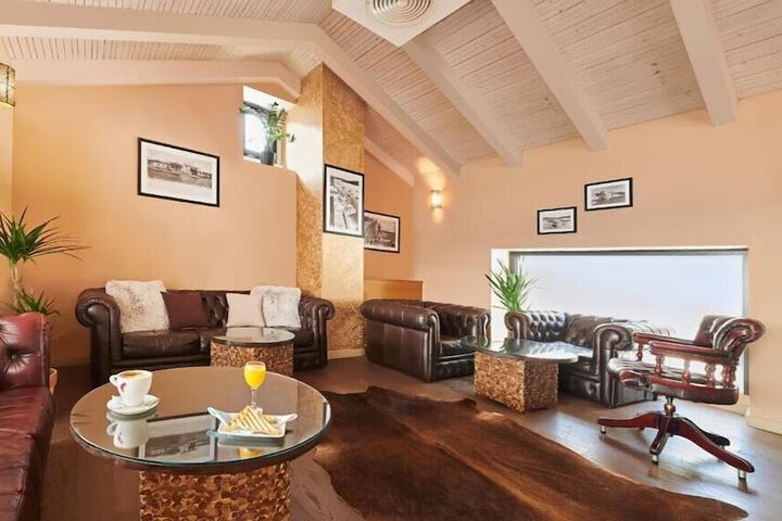 Lounge 59 of 70