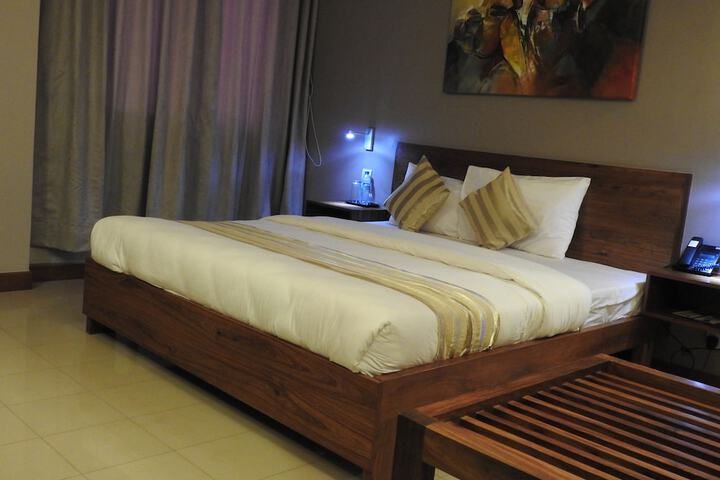 Room 18 of 30