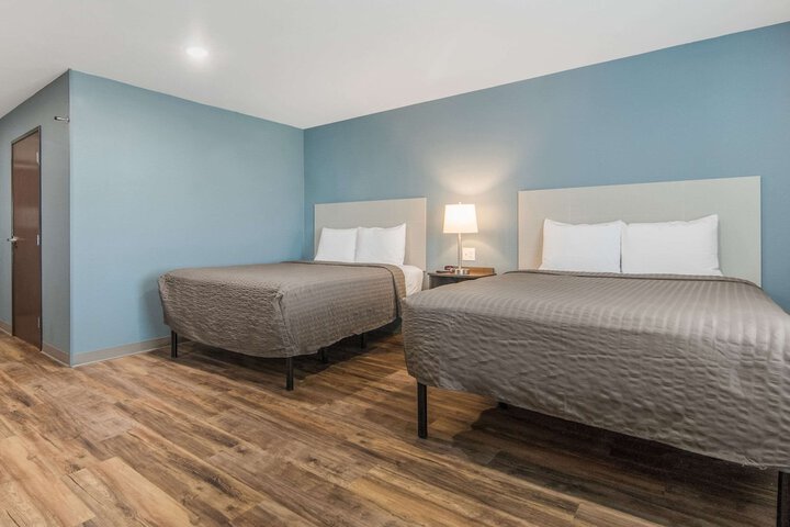 1 Queen Bed (17 of 22)