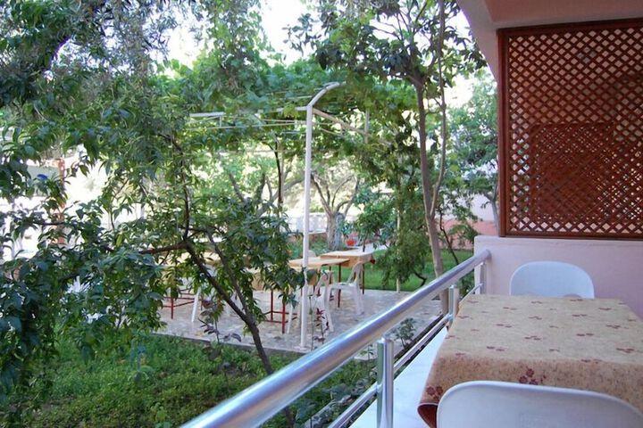 Hotel Exterior 36 of 49