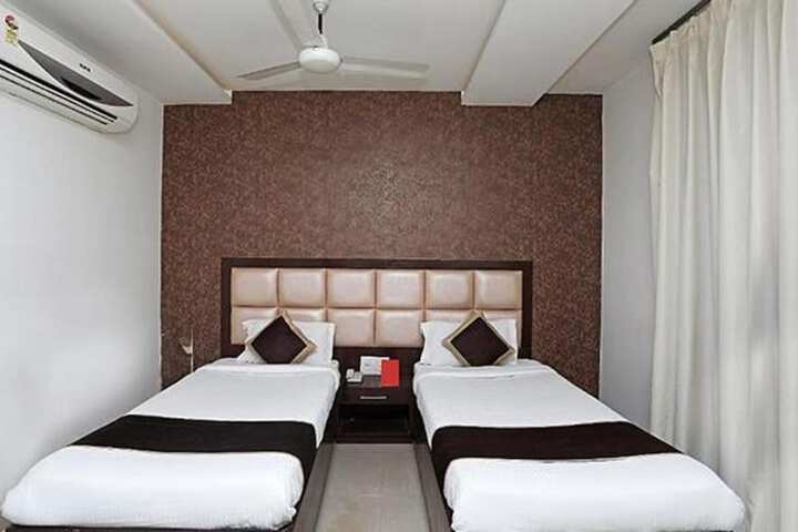 Room 9 of 19