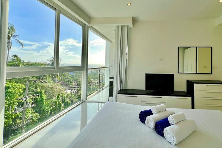 Room 4 of 51