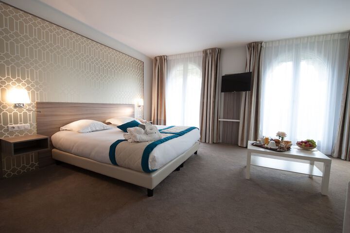 Room 3 of 63