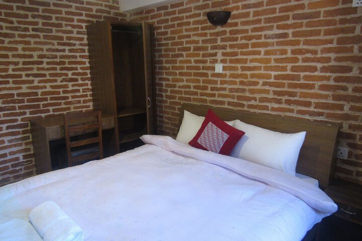 Room 10 of 66