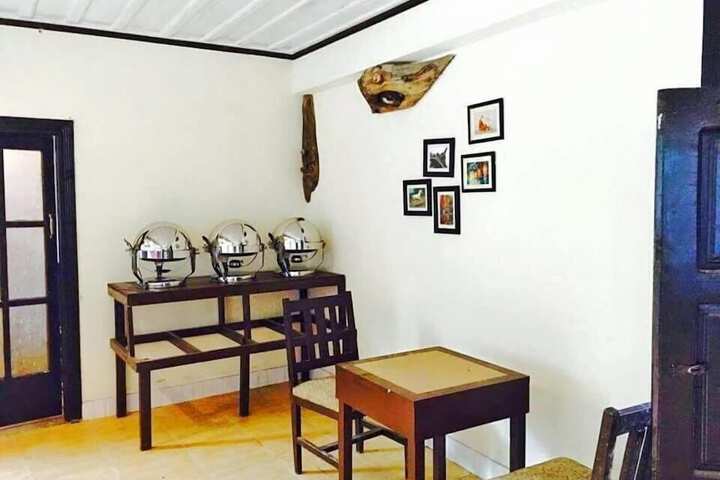 Hotel Interior 10 of 27