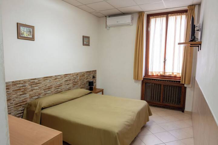 Room 3 of 15