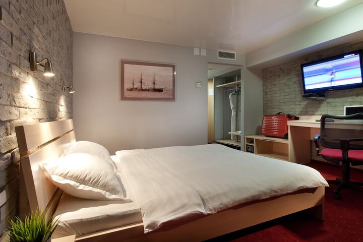 Room 13 of 53