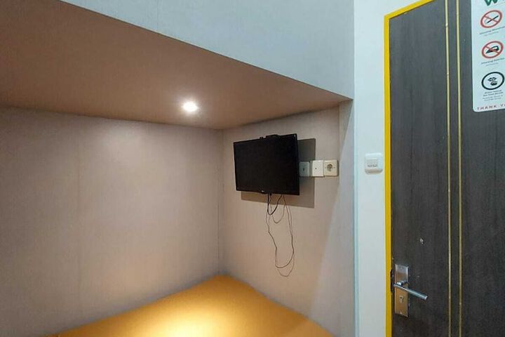 Room 4 of 17