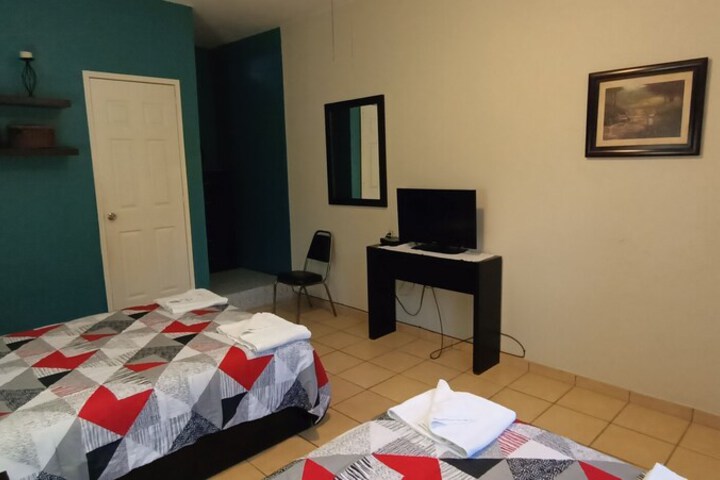 Room 8 of 104