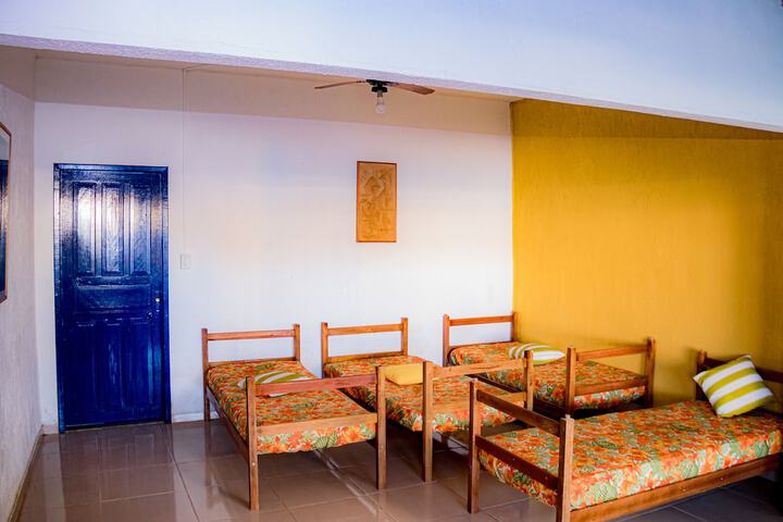Room 4 of 17