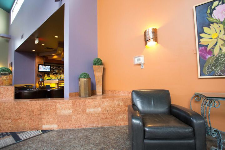 Entrance & Lobby