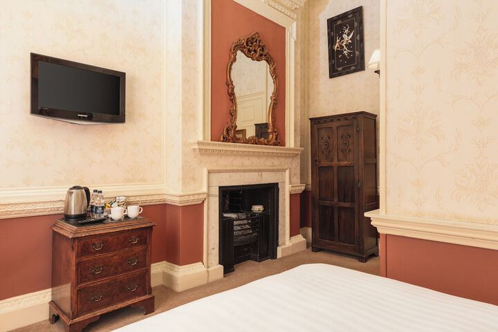 Room 43 of 84