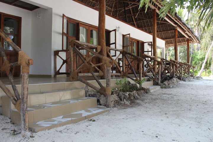 Room 3 of 43