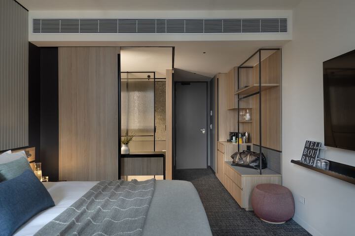 Room 33 of 130
