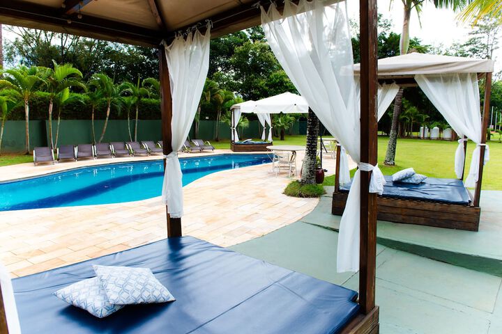 Hotel Pool