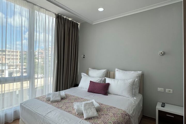 Room 65 of 191