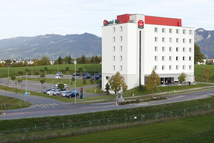 Hotel Entry