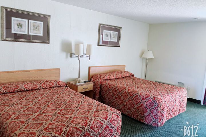 2 Double Beds (1 of 10)