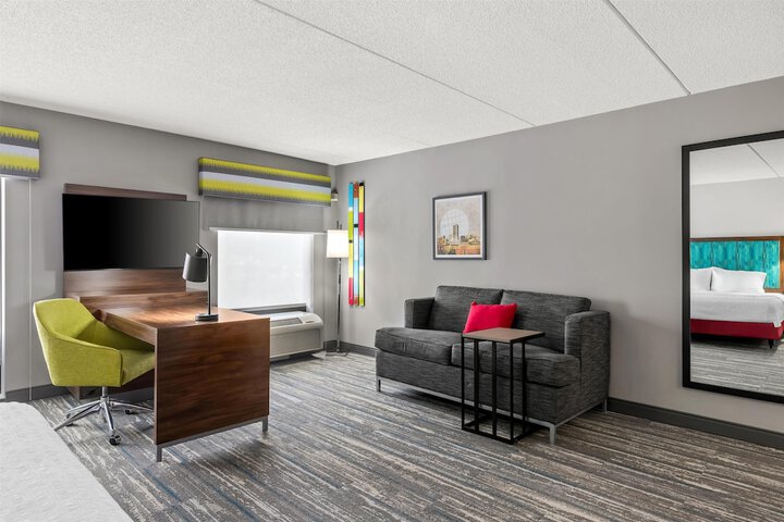 Room 16 of 42