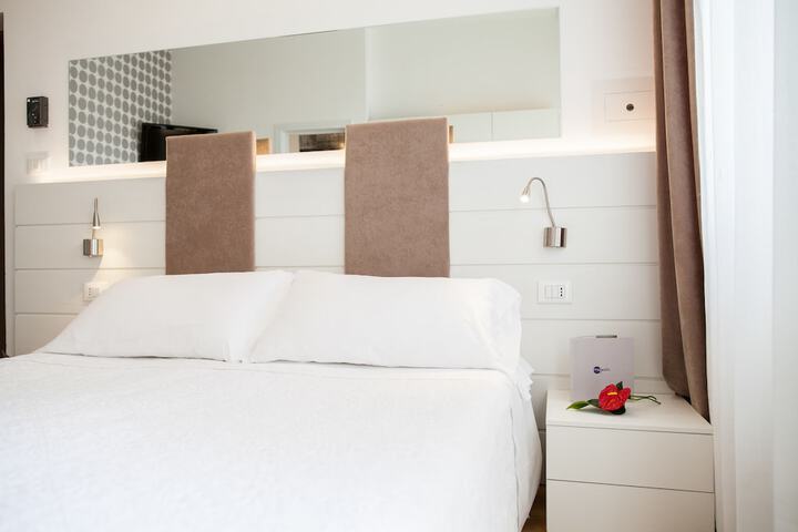 Room 10 of 79