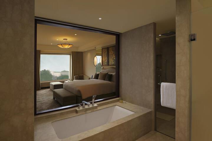 Room 40 of 84