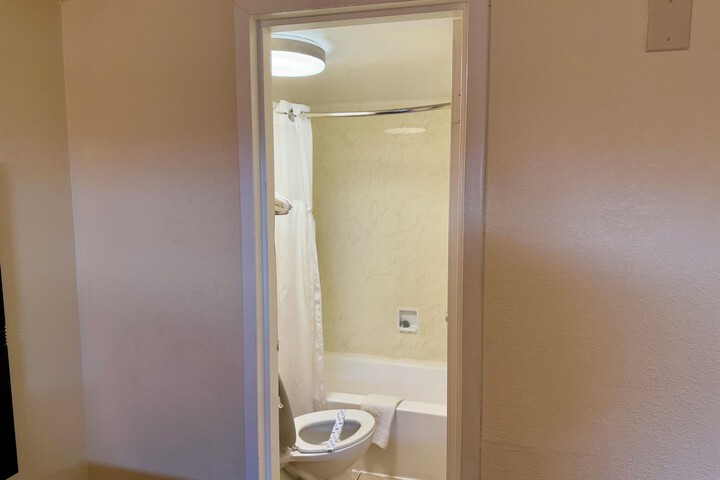 Room 18 of 26